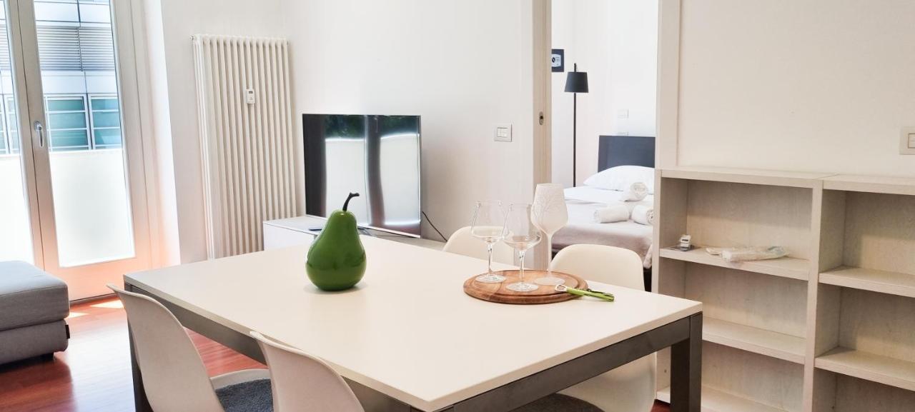 Joivy Superb Flat, 2 Balconies & Skyscrapers View Apartman Milánó Kültér fotó